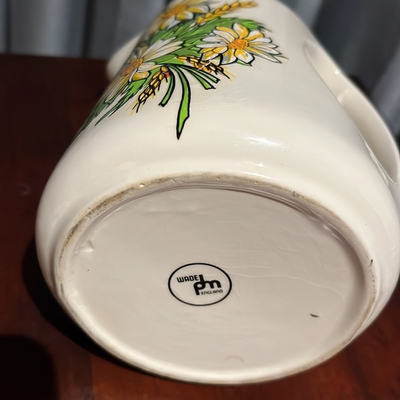 Wade pdm Liquor Pitcher with ice lip daisies & wheat? decal over Beefeater logo - Picture 9 of 9